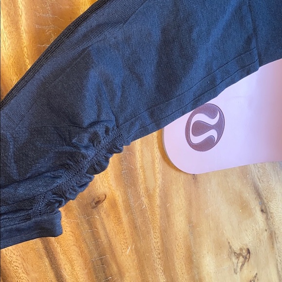 🙏 Lululemon Awakening Crop - Picture 3 of 6